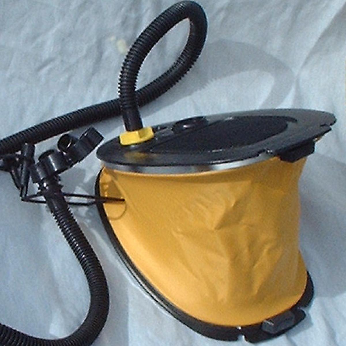 Bravo Ten Dollar Foot Pump, 4.5 liters per puff